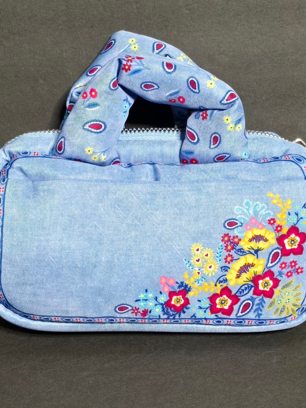 Brighton Bandana Love Crossbody Bag Blue Floral Multi NEW IN BAG W/TAGS - Picture 4 of 7